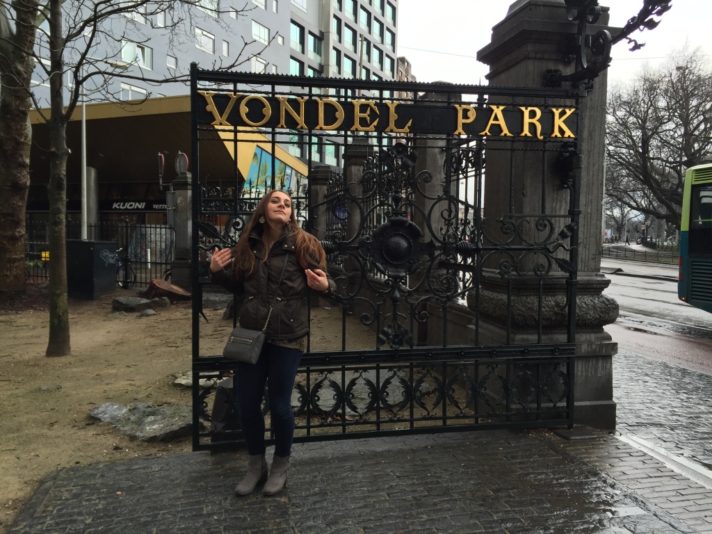 Me bein me, casually posing in front of Vondel Park